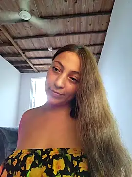 VickyHoult online show from 01-06-25, 08:18