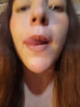 Snapshot of VickyHoult chatting on 04-26-26, 11:46 VickyHoult online show from 04-26-26, 11:46