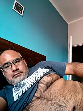 Snapshot of PhillDrake11 chatting on 05-03-26, 05:08 PhillDrake11 online show from 05-03-26, 05:08