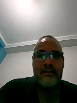 Snapshot of PhillDrake11 chatting on 05-08-26, 12:49 PhillDrake11 online show from 05-08-26, 12:49
