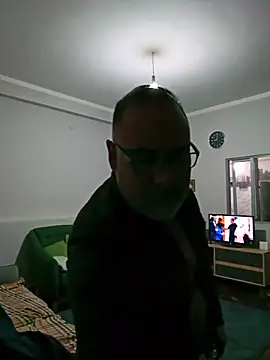 Snapshot of PhillDrake11 chatting on 05-13-26, 01:03 PhillDrake11 online show from 05-13-26, 01:03