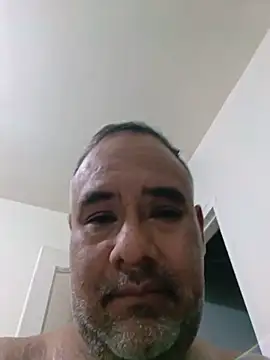 Snapshot of PhillDrake11 chatting on 05-25-26, 04:07 PhillDrake11 online show from 05-25-26, 04:07
