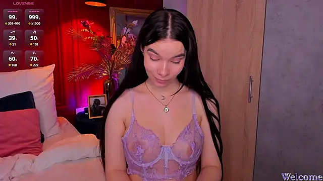 Snapshot of MiaMuse chatting on 02-14-25, 02:39 MiaMuse online show from 02-14-25, 02:39