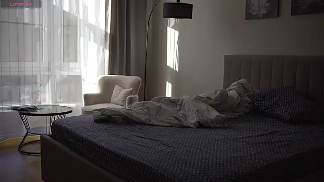 Danielle Thomas online show from 09-25-25, 08:18