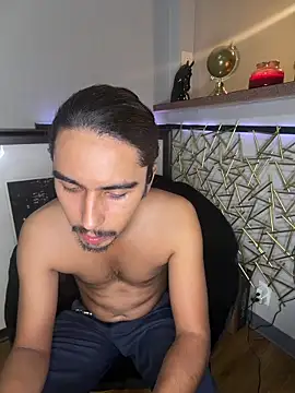 Snapshot of jrrichforever chatting on 01-18-26, 10:35 jrrichforever online show from 01-18-26, 10:35