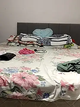 Snapshot of NeydeHotWife chatting on 03-18-25, 11:09 NeydeHotWife online show from 03-18-25, 11:09