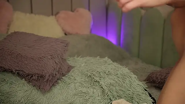 Snapshot of VickySecret96 chatting on 02-27-25, 09:36 VickySecret96 online show from 02-27-25, 09:36