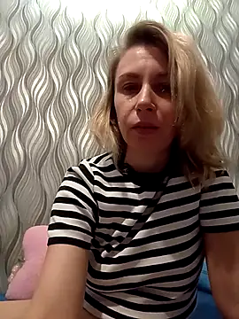 Snapshot of MissisMilk chatting on 05-13-26, 01:52 MissisMilk online show from 05-13-26, 01:52