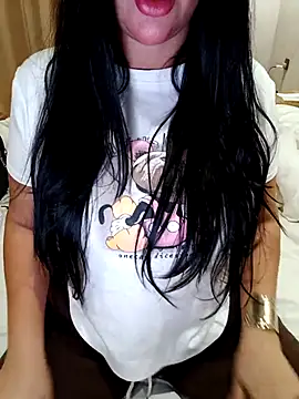 Queen sousou online show from 04-21-26, 04:23