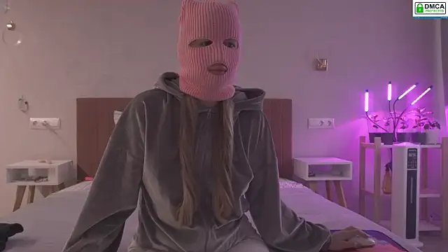 Snapshot of FluffyHat chatting on 03-03-25, 05:20 FluffyHat online show from 03-03-25, 05:20