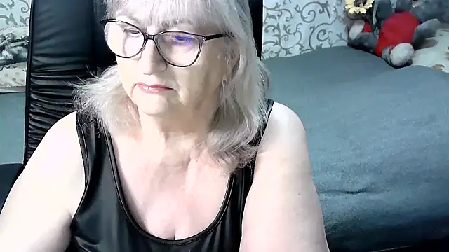 Snapshot of LolkaAlyss chatting on 02-09-25, 04:18 LolkaAlyss online show from 02-09-25, 04:18