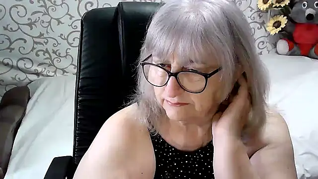 Snapshot of LolkaAlyss chatting on 02-17-25, 08:41 LolkaAlyss online show from 02-17-25, 08:41