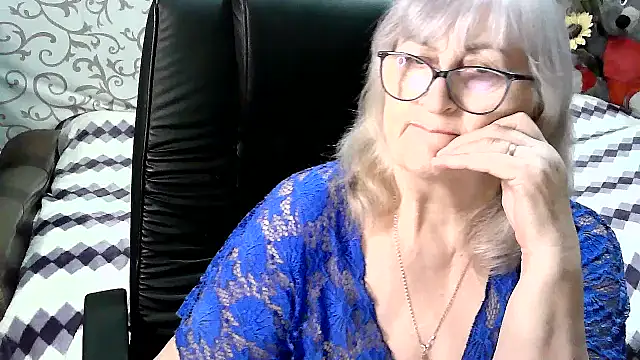 Snapshot of LolkaAlyss chatting on 03-18-25, 02:36 LolkaAlyss online show from 03-18-25, 02:36