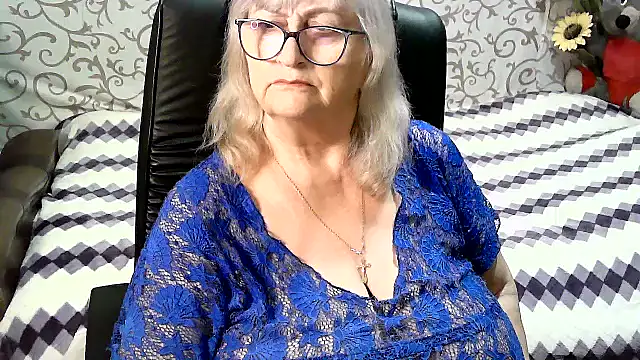 Snapshot of LolkaAlyss chatting on 03-18-25, 07:42 LolkaAlyss online show from 03-18-25, 07:42