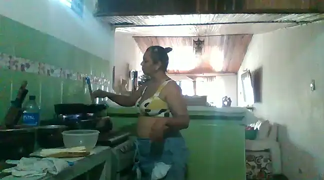 Snapshot of HallyGirlHot chatting on 12-06-24, 04:49 HallyGirlHot online show from 12-06-24, 04:49