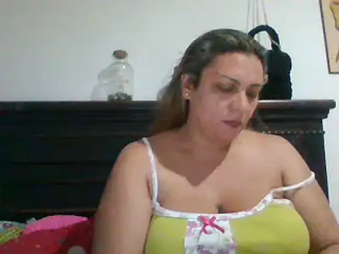 Snapshot of HallyGirlHot chatting on 01-13-26, 11:54 HallyGirlHot online show from 01-13-26, 11:54