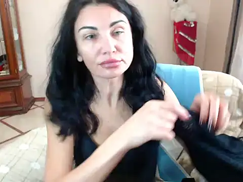 Snapshot of Karina8571 chatting on 11-23-25, 09:42 Karina8571 online show from 11-23-25, 09:42