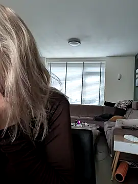 NaomiAndFriends online show from 10-22-25, 09:20