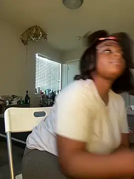 Snapshot of DancingLemonade chatting on 02-04-25, 07:11 DancingLemonade online show from 02-04-25, 07:11