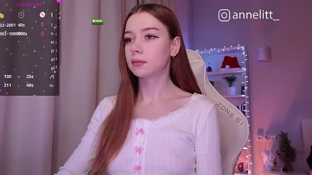 Snapshot of Annelitt chatting on 01-05-25, 06:56 Annelitt online show from 01-05-25, 06:56