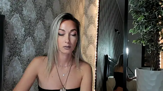 StarryHanna online show from 02-28-25, 06:41