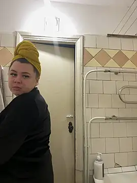 Sara Slow online show from 12-14-24, 06:41