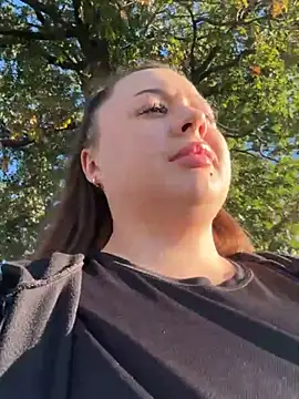 Sara Slow online show from 09-27-25, 02:22