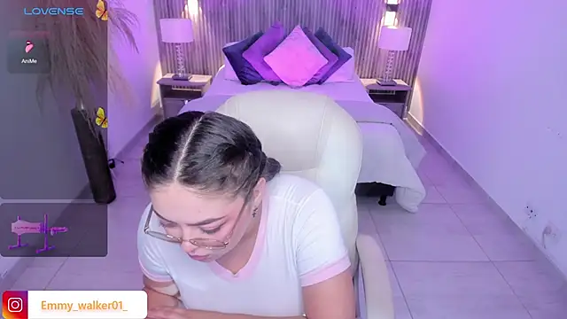 emmy walker online show from 10-06-25, 11:07