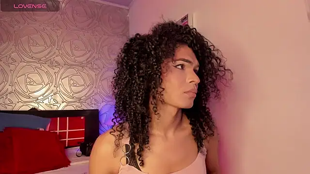 vennus1  online show from 11-18-25, 04:06