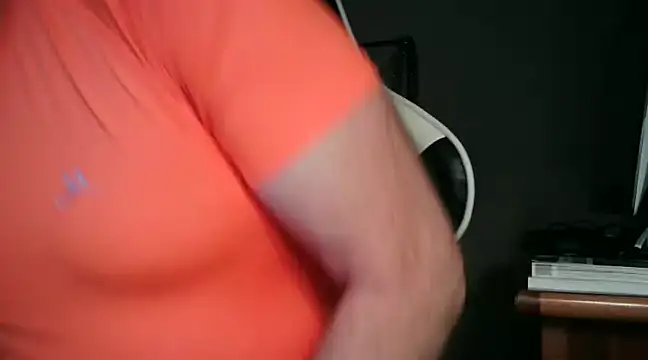 Snapshot of usdirtymikee9 chatting on 12-24-24, 07:17 usdirtymikee9 online show from 12-24-24, 07:17