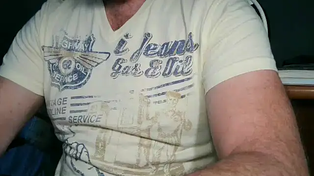 Snapshot of usdirtymikee9 chatting on 09-28-25, 06:35 usdirtymikee9 online show from 09-28-25, 06:35