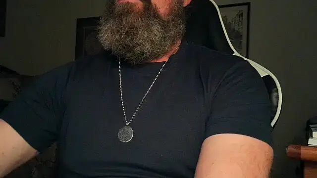 Snapshot of usdirtymikee9 chatting on 10-11-25, 02:11 usdirtymikee9 online show from 10-11-25, 02:11