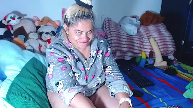 estrellita fugaz16x online show from 06-11-26, 04:10