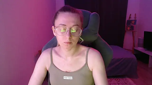 AnabelFrel online show from 11-13-25, 01:15