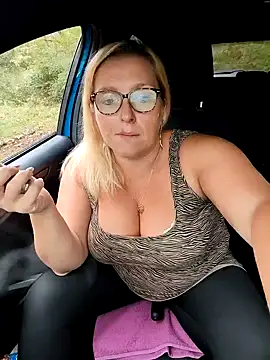 winniess40 online show from 09-18-25, 08:38