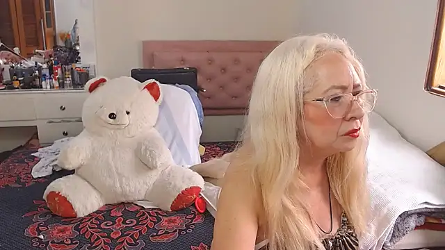 lucy belle bm online show from 03-18-26, 06:22