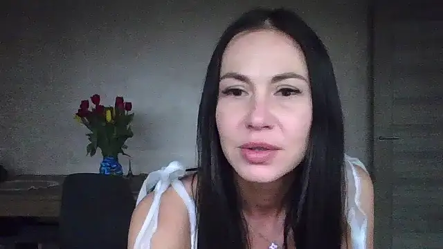 JulianaGold1 online show from 03-05-25, 09:48