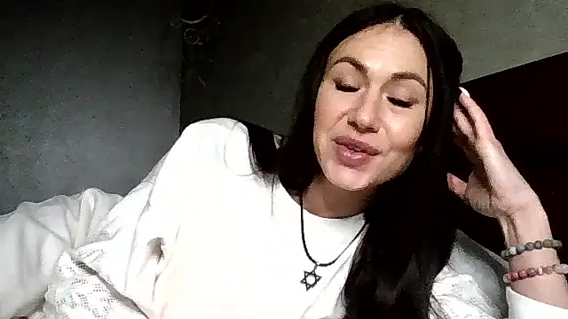 JulianaGold1 online show from 12-19-25, 08:38