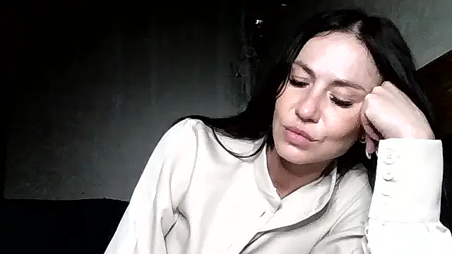 Snapshot of JulianaGold1 chatting on 05-21-26, 06:37 JulianaGold1 online show from 05-21-26, 06:37