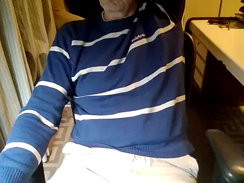 Snapshot of mariohurt101 chatting on 09-22-25, 09:28 mariohurt101 online show from 09-22-25, 09:28