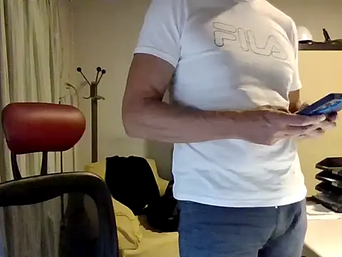 mariohurt101 online show from 04-04-26, 03:42