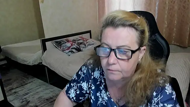 Snapshot of Frau_Marta chatting on 05-22-26, 11:27 Frau Marta online show from 05-22-26, 11:27
