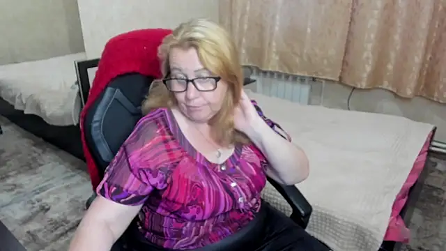 Snapshot of Frau_Marta chatting on 06-05-26, 06:57 Frau Marta online show from 06-05-26, 06:57