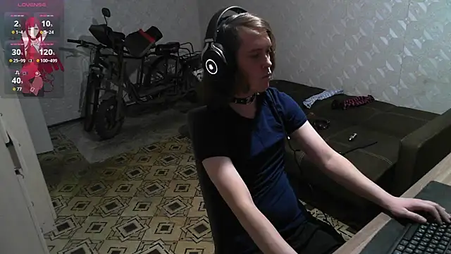 Shad0wFemb0y online show from 03-28-26, 05:12