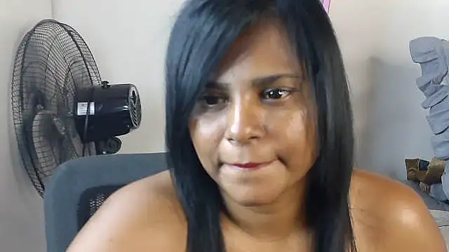 Snapshot of sunshinelady_ chatting on 10-22-25, 09:42 sunshinelady  online show from 10-22-25, 09:42