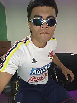 Snapshot of pinedasex777 chatting on 11-17-25, 10:10 pinedasex777 online show from 11-17-25, 10:10