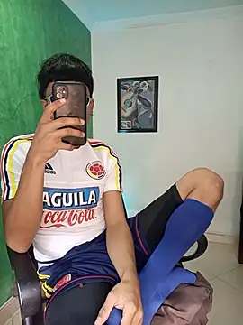 Snapshot of pinedasex777 chatting on 11-25-25, 12:27 pinedasex777 online show from 11-25-25, 12:27