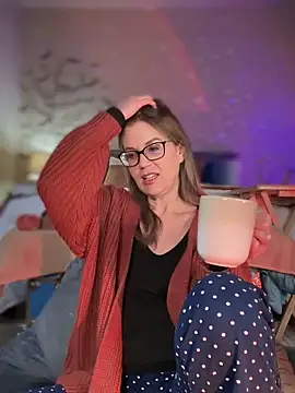 MaiseKnox online show from 03-16-25, 11:57