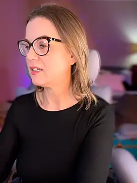 MaiseKnox online show from 02-18-26, 11:44