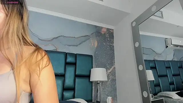 Vivi prinncess online show from 09-18-25, 10:01